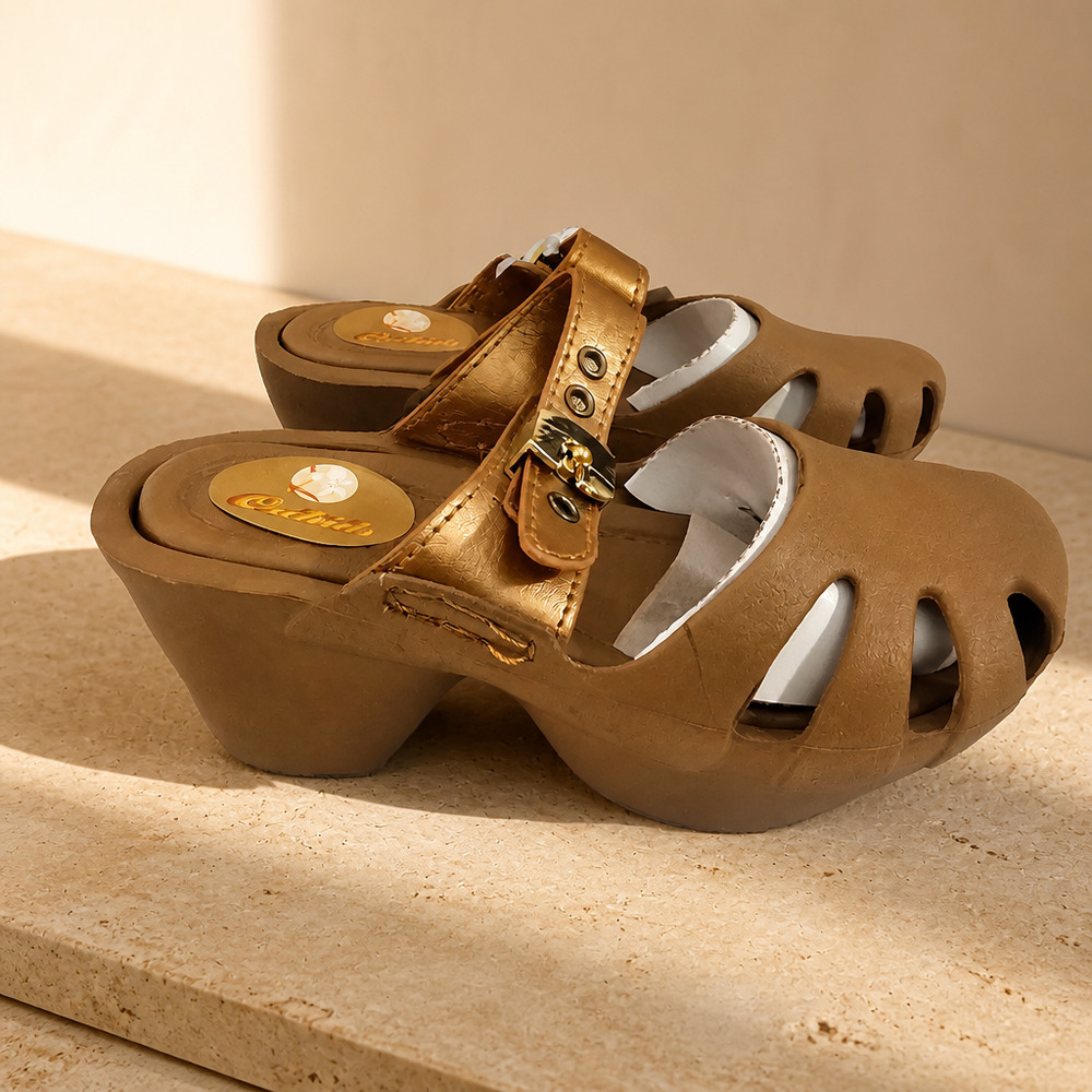 NWOB Orchids Little Girls 2.5" heel 1.5" Platform Clogs 8.5" heel to toe size 3
